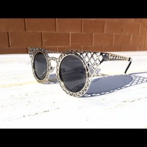 Hollywood criss cross sunglasses