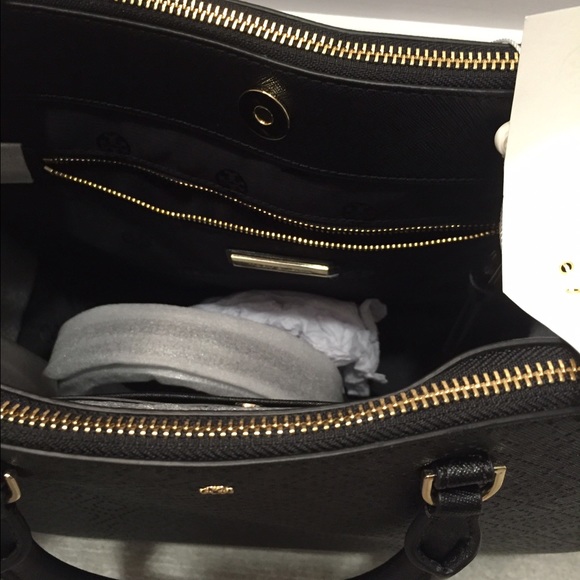 *SALE* NWT Robinson Perforated black satchel - Picture 3 of 4