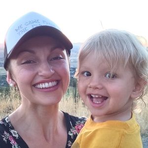 Meet your Posher, Estee