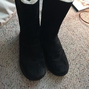 Black UGG boots Kids 5 woman's 7!