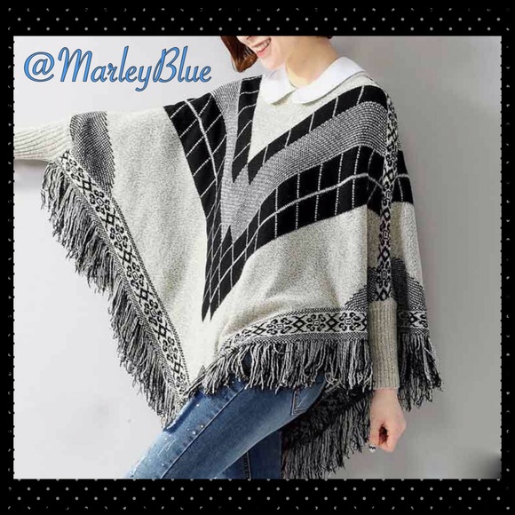 Accessories - 🎉Host Pick🎉Beautiful Black/Grey Sleeved Poncho