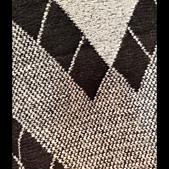 🎉Host Pick🎉Beautiful Black/Grey Sleeved Poncho - Picture 3 of 4