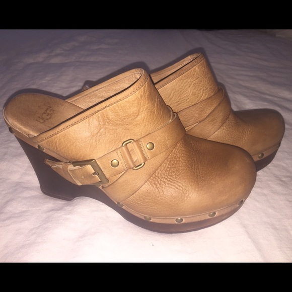 UGG brown leather Clogs, size 8, fuzzy wool inside