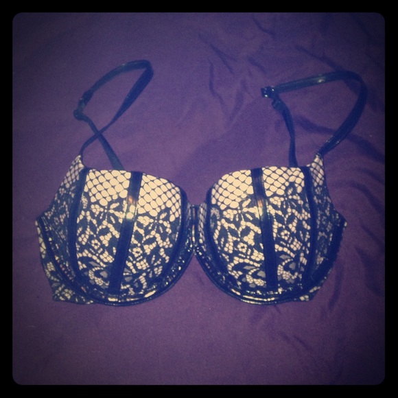 Victoria's Secret Push Up 32C - Picture 1 of 2