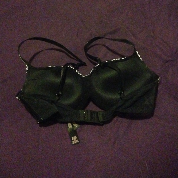 Victoria's Secret Push Up 32C - Picture 2 of 2