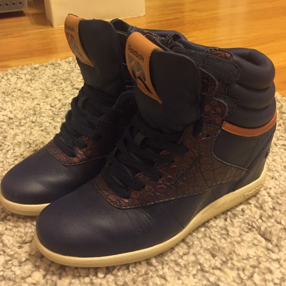 Reebok Wedges SZ 6