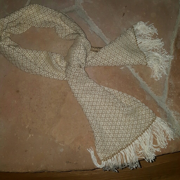 ~*Gorgeous bamboo scarf NWOT