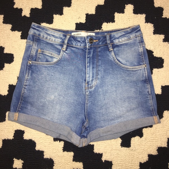 Zara Light Wash High-Rise Denim Shorts- Essential