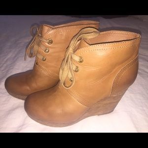Lucky wedge ankle boots leather lace up, size 8