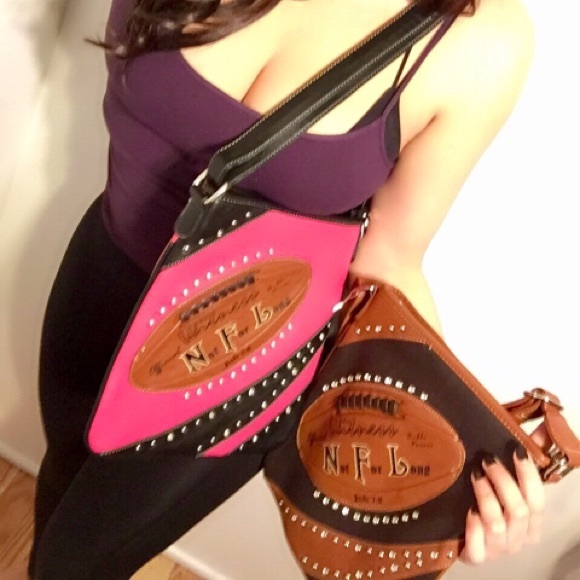 New NFL Fashion Football Studded Crossbody Bag NWT - Picture 7 of 8