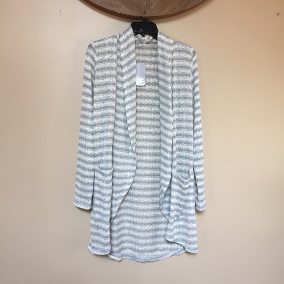 BRAND NWT SPLENDID GRAY AND WHITE CARDIGAN