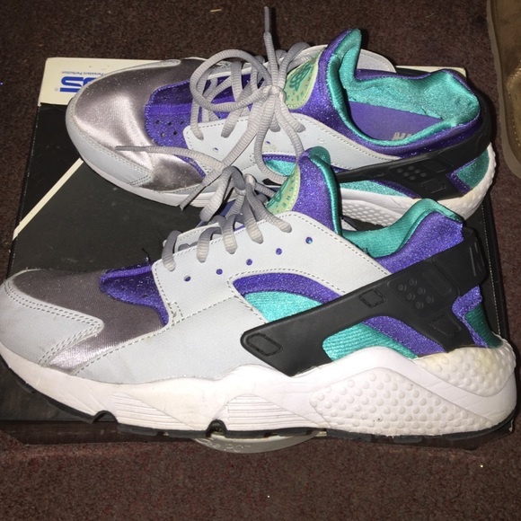 NIKE AIR HUARACHE - WOMEN'S