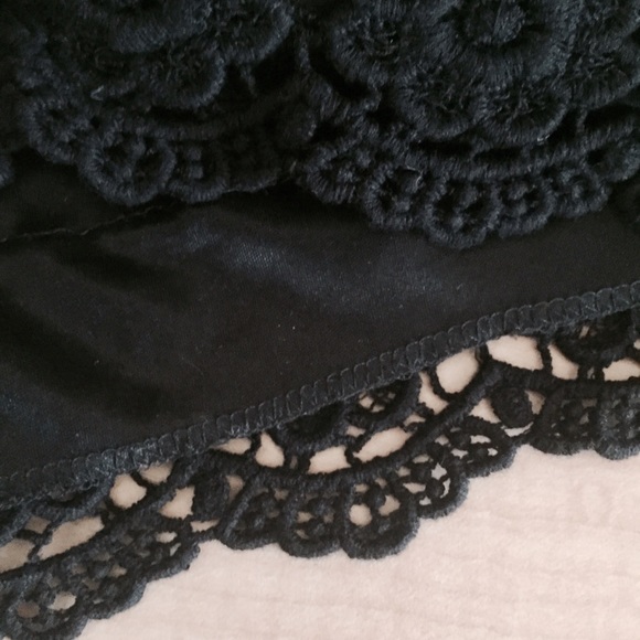 Lace Knit Shorts - Picture 3 of 5
