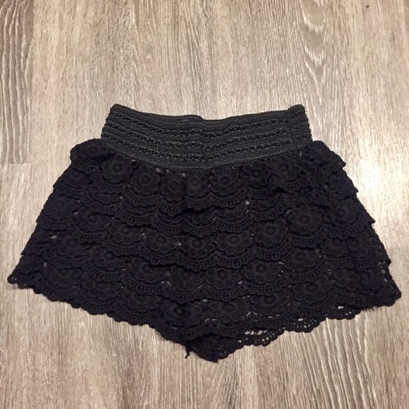 Lace Knit Shorts - Picture 4 of 5