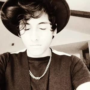 Meet your Posher, Zeke