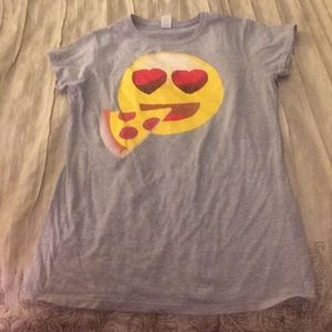 gray short sleeve tee