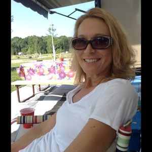 Meet your Posher, Brenda