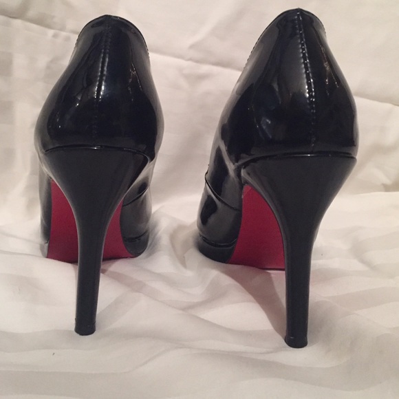 IMITATION Christian Louboutin