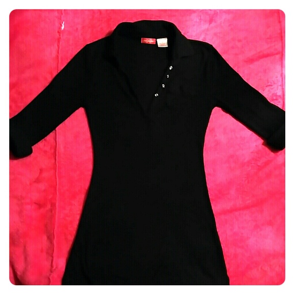 Deep-V w/ bling buttons 3/4 sleeve ribbed top