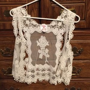 💗💗 White Lace Vest 💗💗