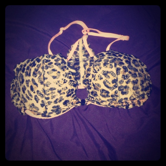 Victoria's Secret racerback Push Up. - Picture 1 of 1