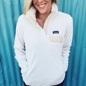 Patagonia Woman's Dark Green Pullover