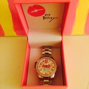 🍥Betsey Johnson Cupcake Watch🍡