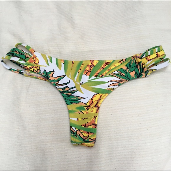❌SOLD❌Midori pineapple tavarua bottoms