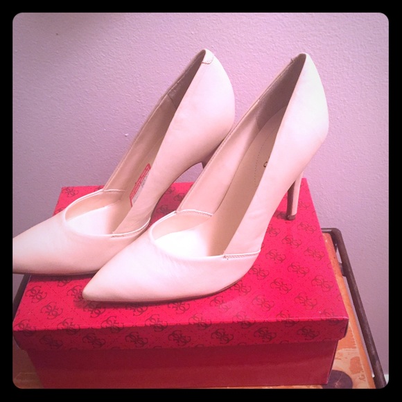 The perfect nude pump!!