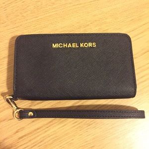 ⚡️FLASH SALE⚡️ Michael Kors Wristlet