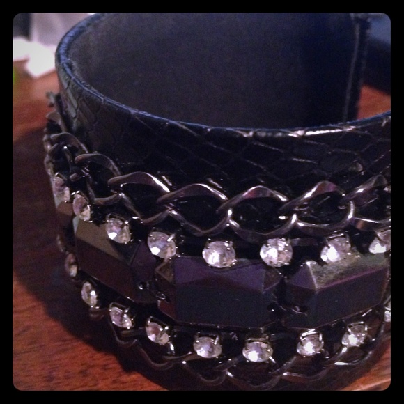 Leather arm cuff