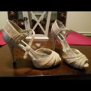 White House black market heels