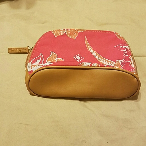 Filled Estee Lauder makeup bag with NWT misc cosmetics