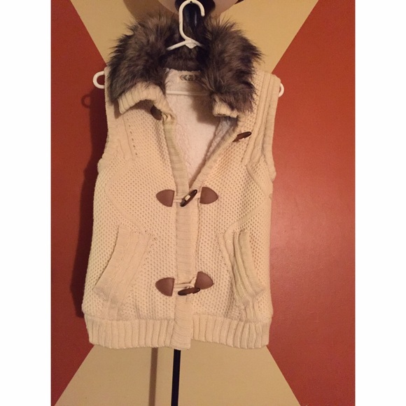 Wool/Knitted/Fur Vest.