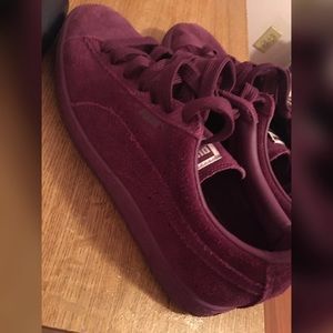 Women's Purple Pumas Size 8