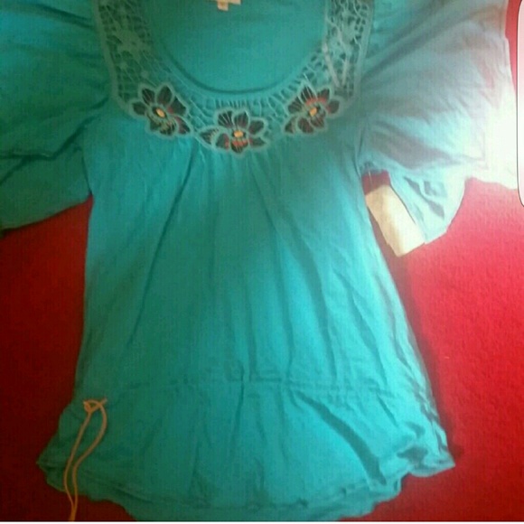 2 new tops bundle - Picture 4 of 4