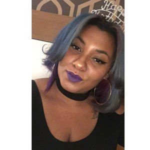 Meet your Posher, Monique