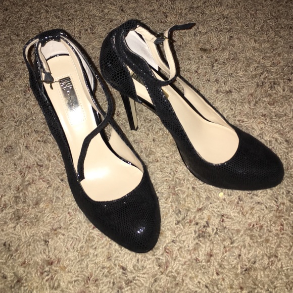 Cute heels brand new size 7.5
