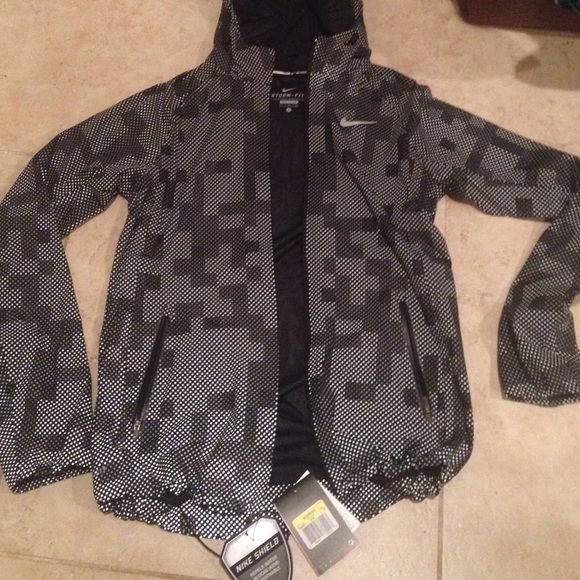 HIGH PERFORMACE! Nike Storm-Fit Running Jacket