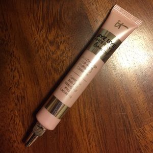 Bye bye under eye illuminating in medium