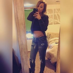 Meet your Posher, Larissa