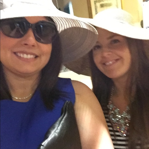 Meet your Posher, Erika - Picture 1 of 1