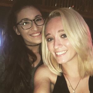 Meet your Posher, Elizabeth