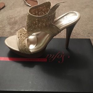 Sandal heels with sling backs