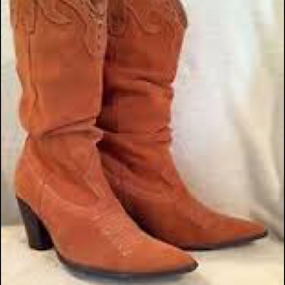 ISO these boots!! - Picture 1 of 1