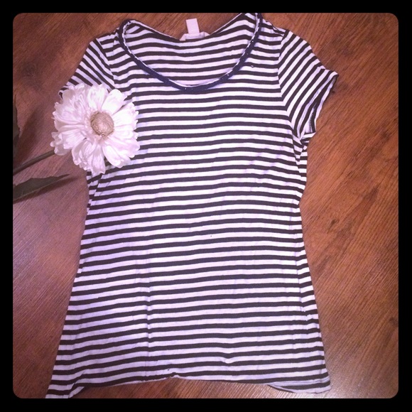 ⚡️Banana Republic stripe tee w bright blue beading