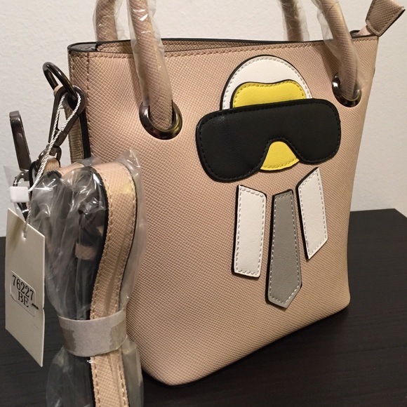 NWT Trendy Statement Style Fashion Crossbody Bag - Picture 5 of 8