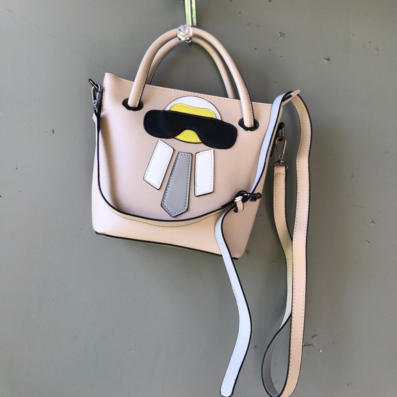 NWT Trendy Statement Style Fashion Crossbody Bag - Picture 3 of 8