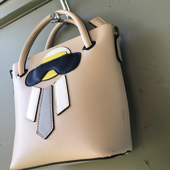 NWT Trendy Statement Style Fashion Crossbody Bag - Picture 7 of 8