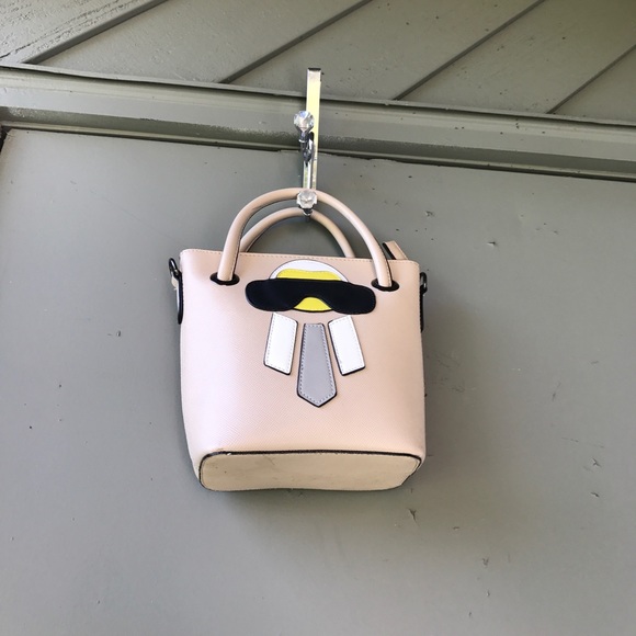 NWT Trendy Statement Style Fashion Crossbody Bag - Picture 4 of 8